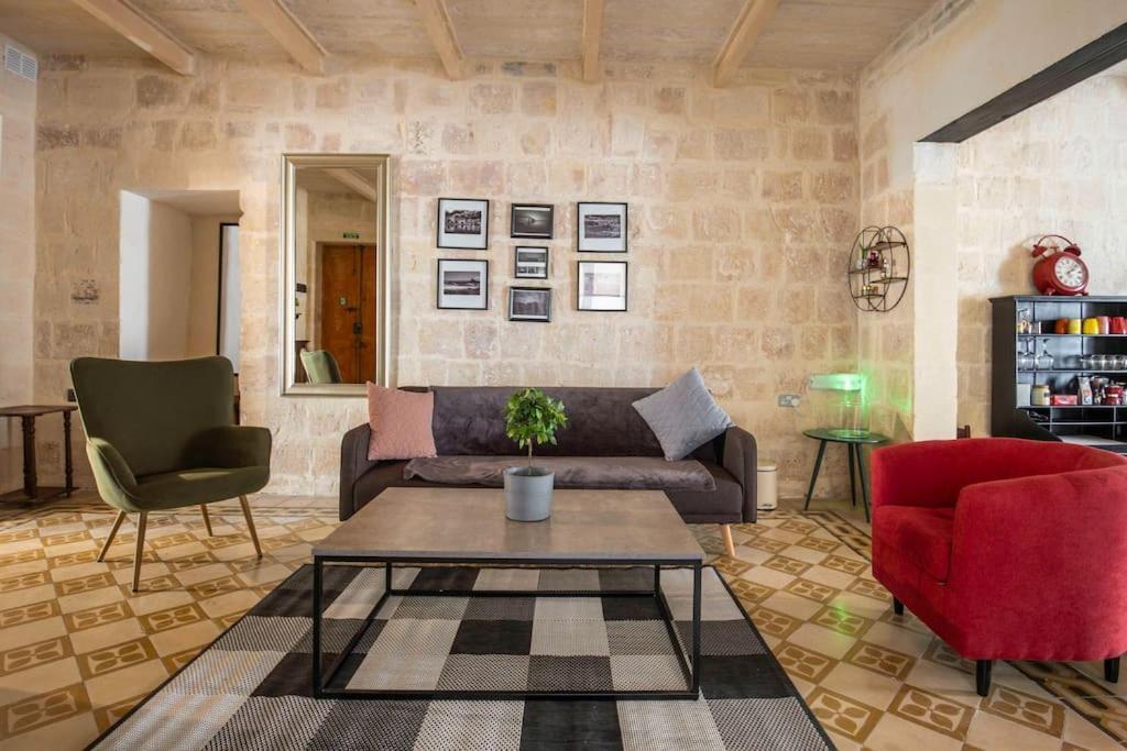 Chic, Stylish & Spacious Flat In Central La Valeta Exterior foto